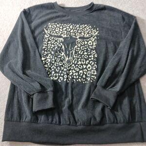 SHEIN Gray Long Sleeve Tee with White Leopard Print Womens 0x